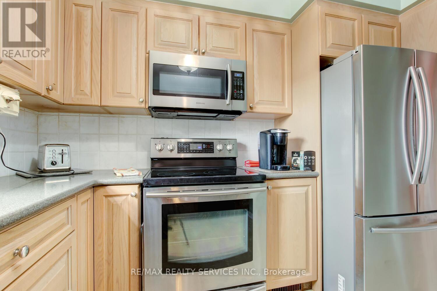 32 Helios Place, Brampton, Ontario  L6Z 2B2 - Photo 14 - W12256932