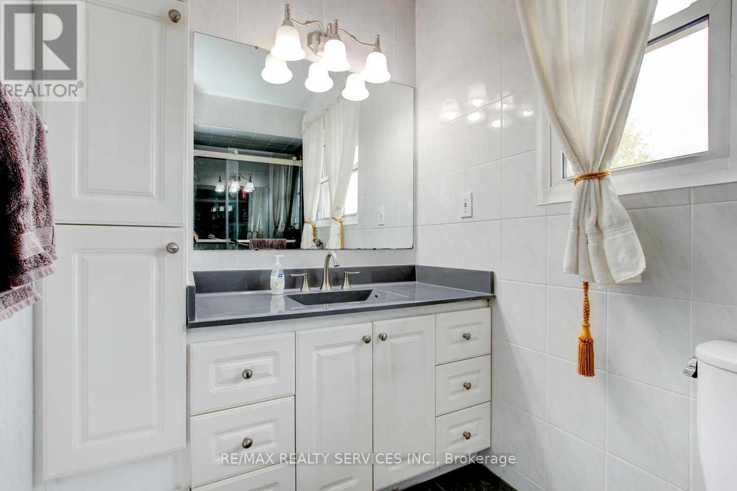 32 Helios Place, Brampton, Ontario  L6Z 2B2 - Photo 24 - W12256932