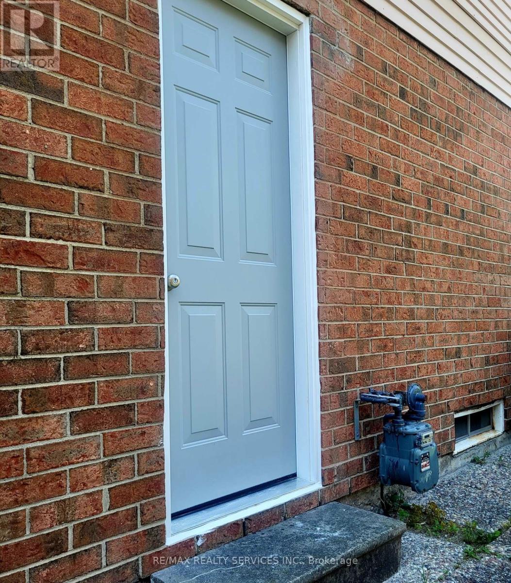 32 Helios Place, Brampton, Ontario  L6Z 2B2 - Photo 34 - W12256932