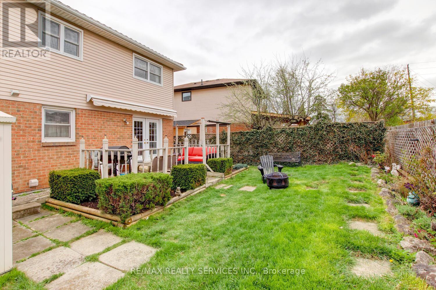 32 Helios Place, Brampton, Ontario  L6Z 2B2 - Photo 37 - W12256932