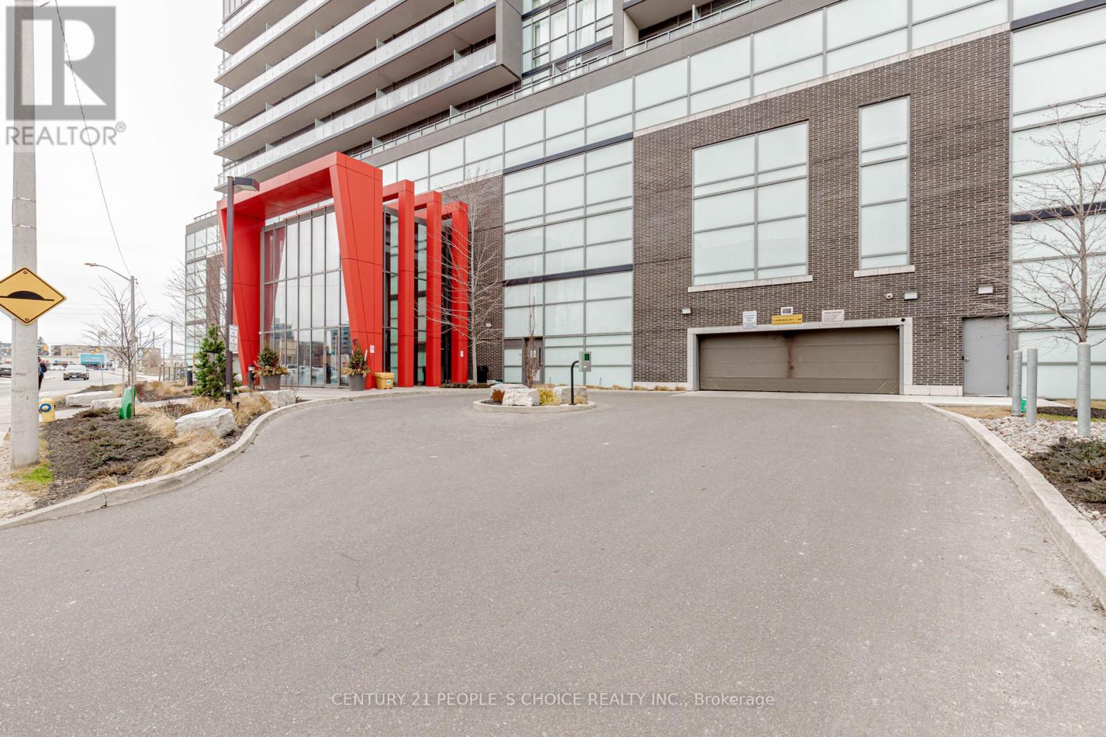 Property at 628 - 15 JAMES FINLAY WAY image 2