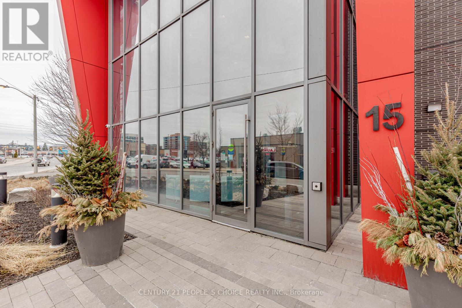 Property at 628 - 15 JAMES FINLAY WAY image 4