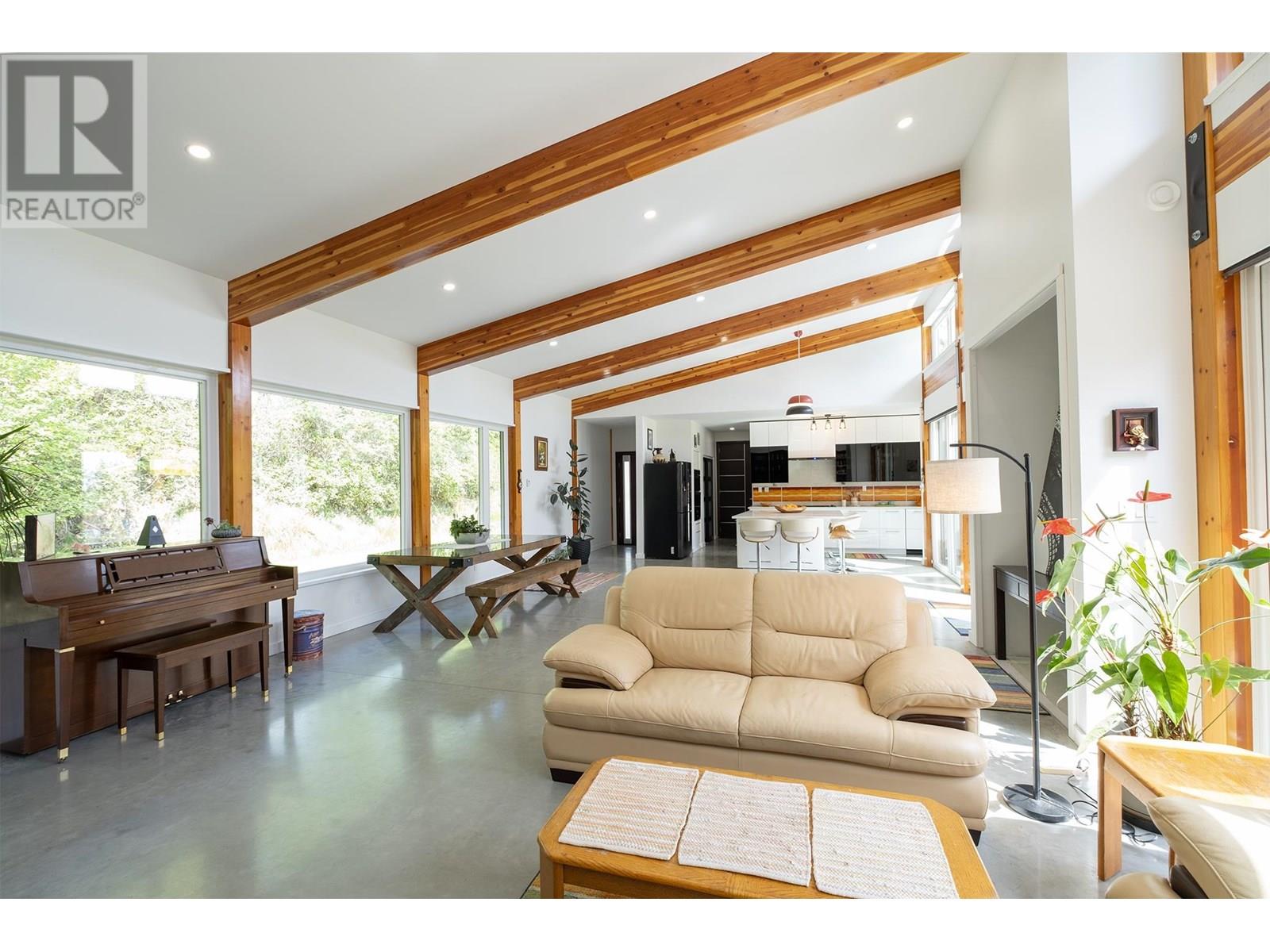 996 Reed Road, Gibsons, British Columbia  V0N 1V7 - Photo 9 - R3021945