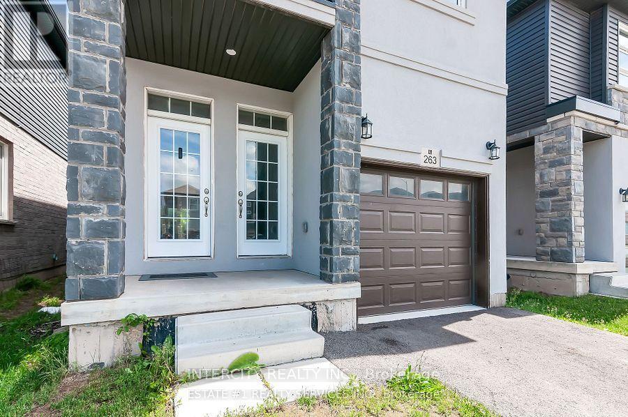 263 Louise Street, Welland, Ontario  L3B 0H8 - Photo 2 - X12257010