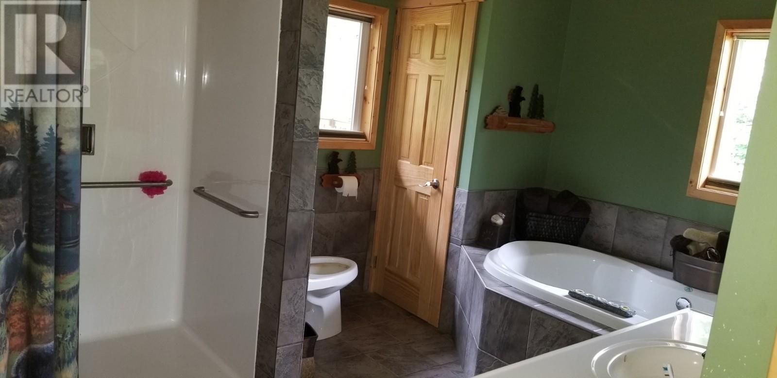 1625 Acorn Road, Seymour Arm, British Columbia  V0E 2V2 - Photo 17 - 10346669