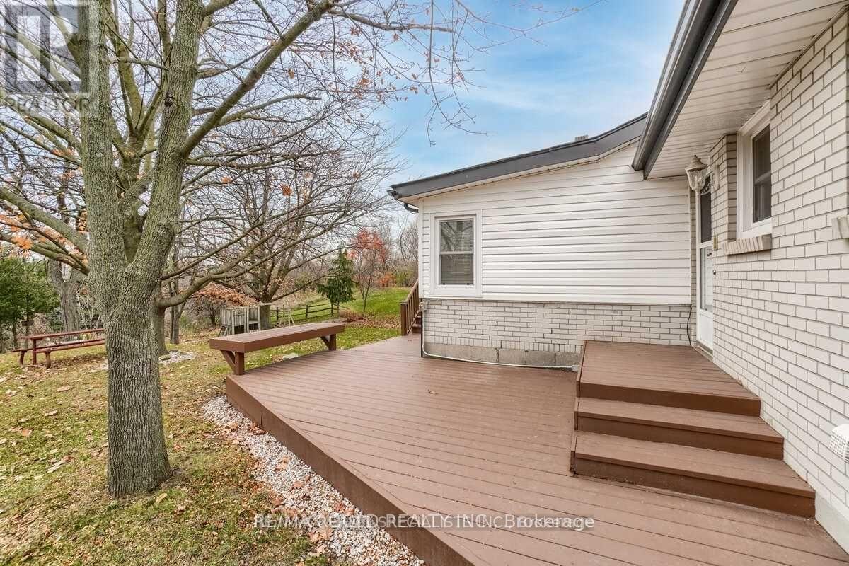 12400 Old Kennedy Road, Caledon, Ontario  L7C 2E8 - Photo 4 - W12129793