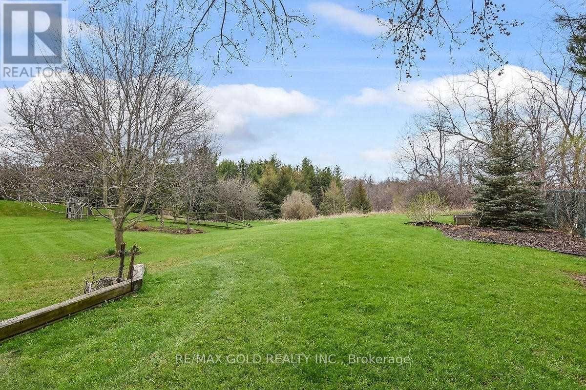 12410 Old Kennedy Road, Caledon, Ontario  L7C 2E8 - Photo 4 - W12129837