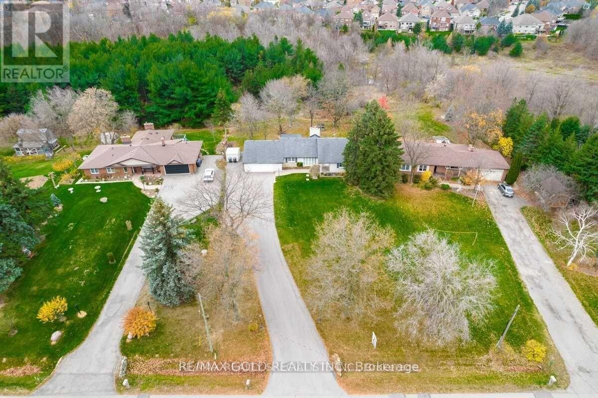12400 Old Kennedy Road, Caledon, Ontario  L7C 2E8 - Photo 5 - W12129793