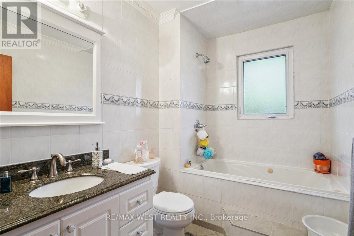 3 Hilldale Road Nw, Toronto, Ontario  M6N 3Y1 - Photo 8 - W12253863