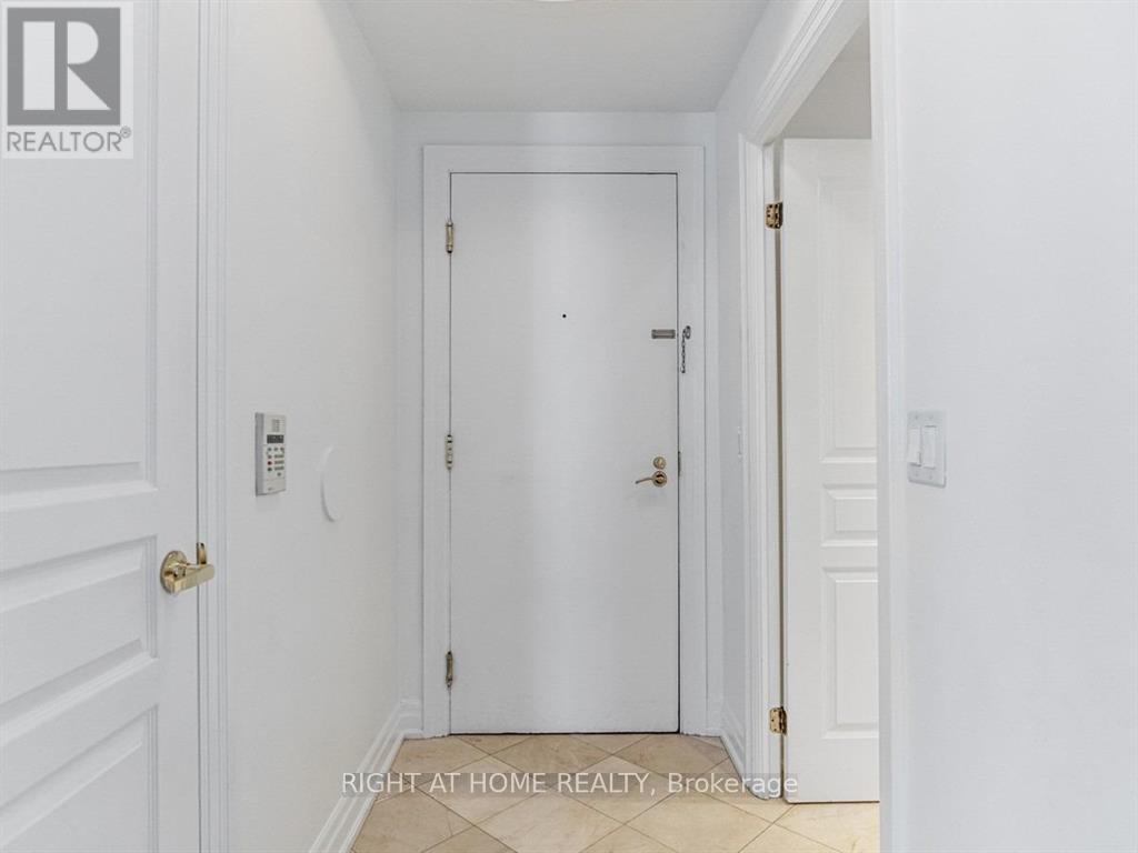 207 - 2087 Lake Shore Boulevard, Toronto, Ontario  M8V 4G3 - Photo 4 - W12254749