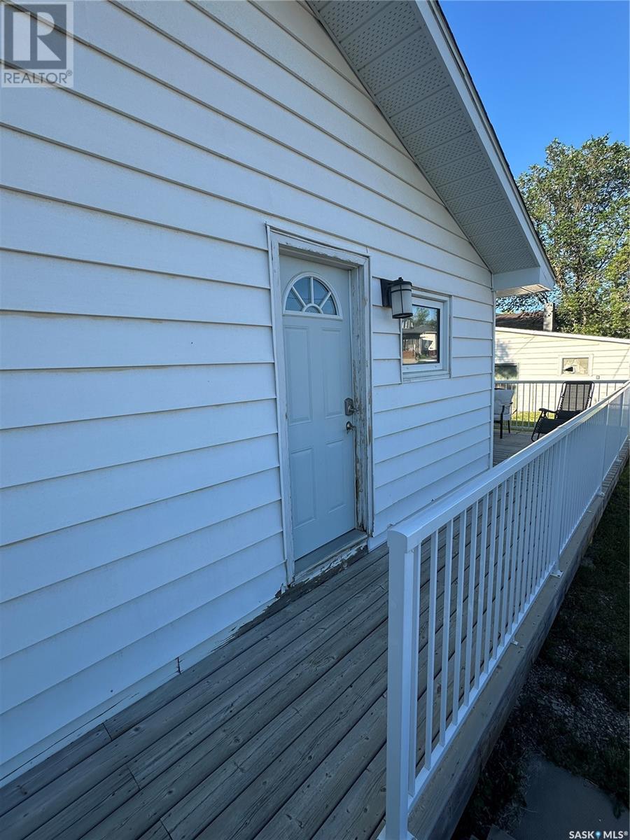 320 Government Road, Weyburn, Saskatchewan  S4H 2A8 - Photo 22 - SK011304