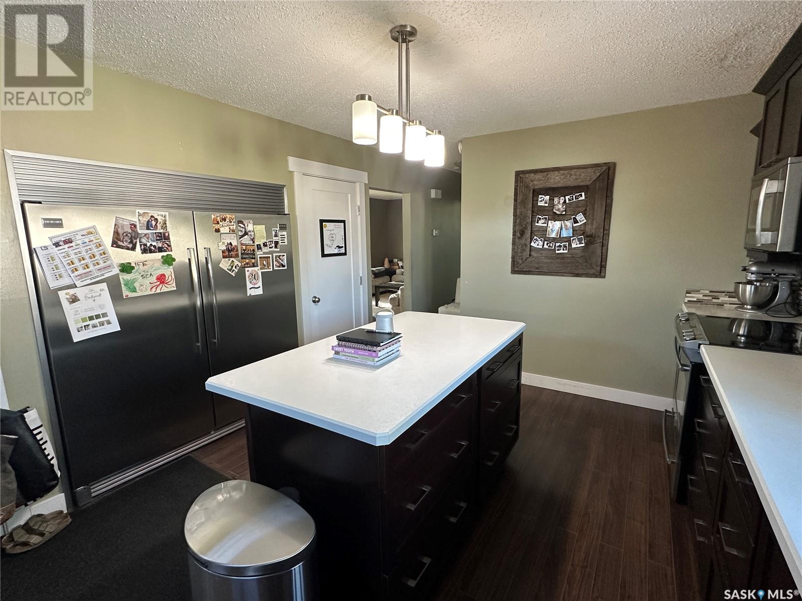 320 Government Road, Weyburn, Saskatchewan  S4H 2A8 - Photo 4 - SK011304