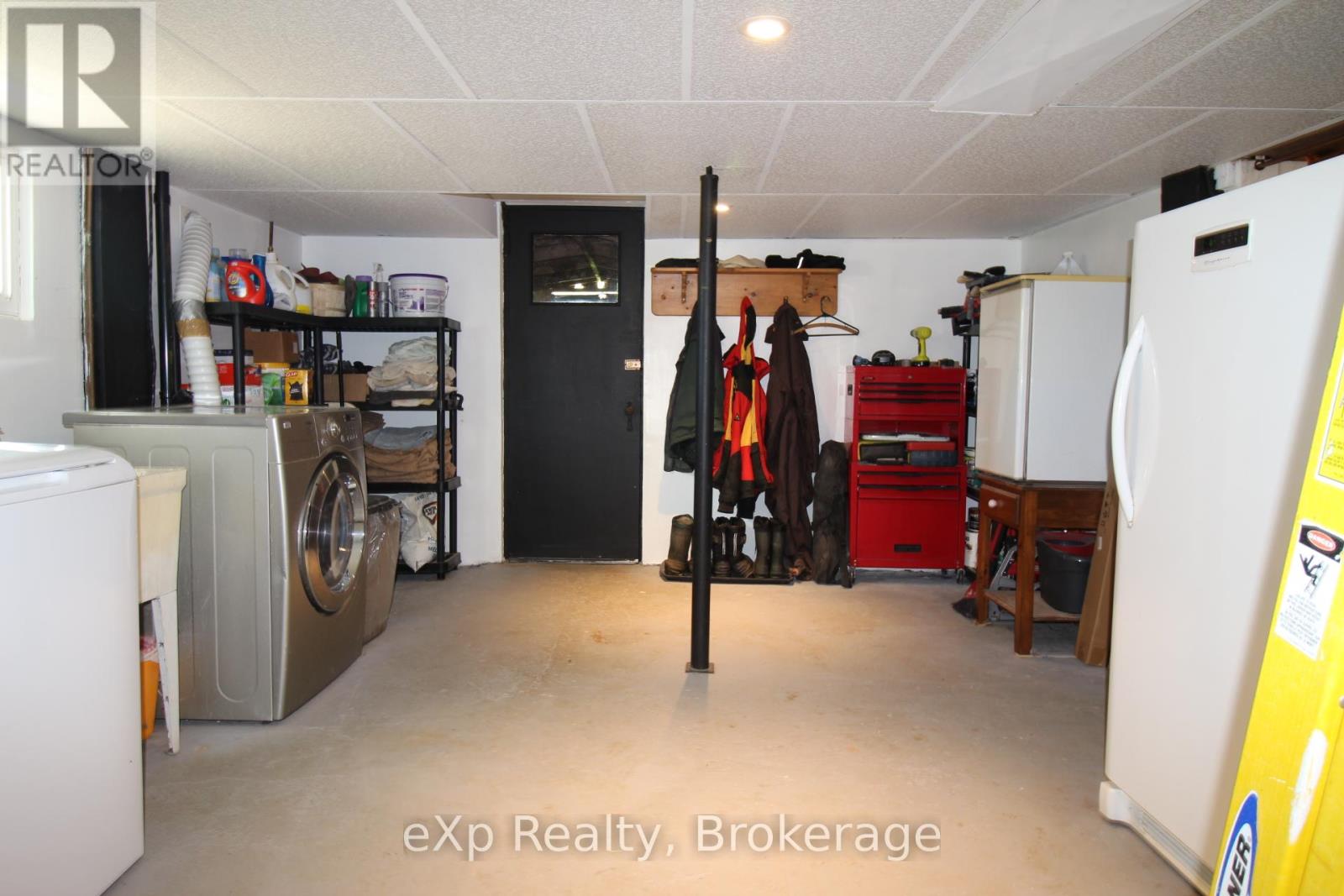 125 Lake Drive, West Grey, Ontario  N0C 1H0 - Photo 15 - X12255344