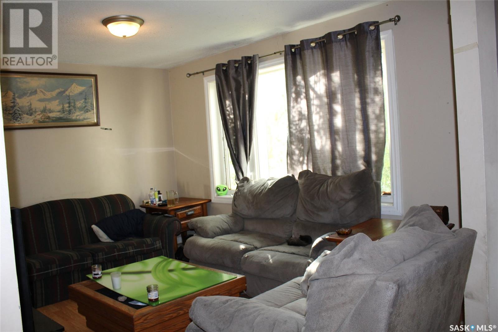 508 1st Avenue E, Lampman, Saskatchewan  S0C 1N0 - Photo 5 - SK990586