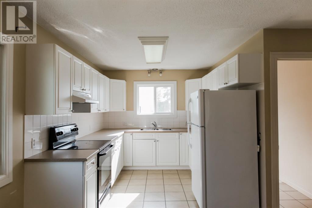 Property at 10019 93 Avenue image 3