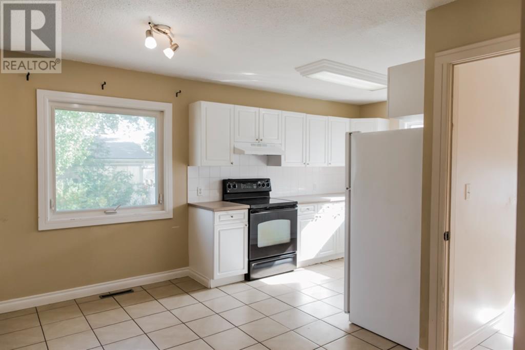 Property at 10019 93 Avenue image 5