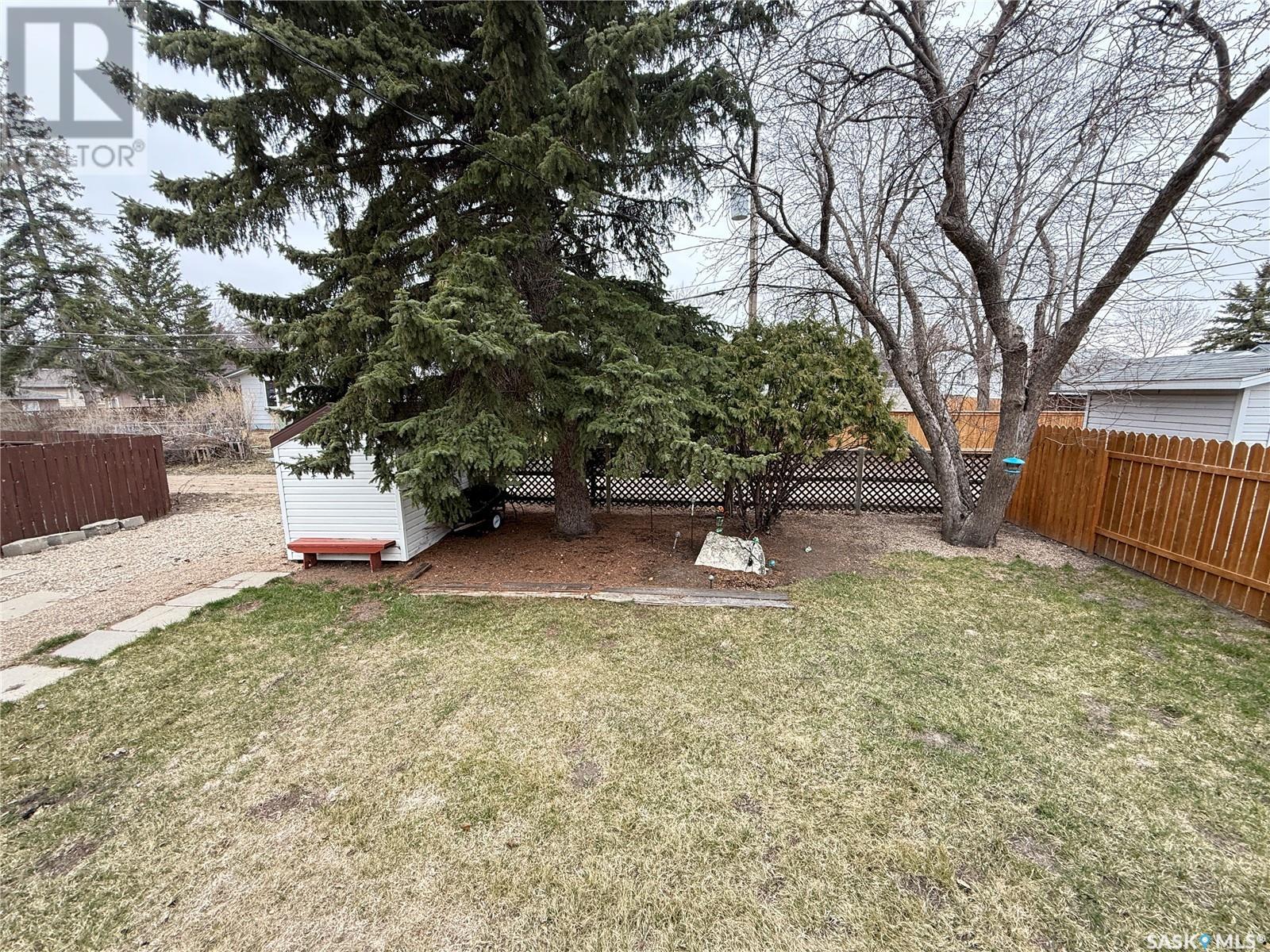 615 Windsor Street, Weyburn, Saskatchewan  S4H 0X1 - Photo 25 - SK003811