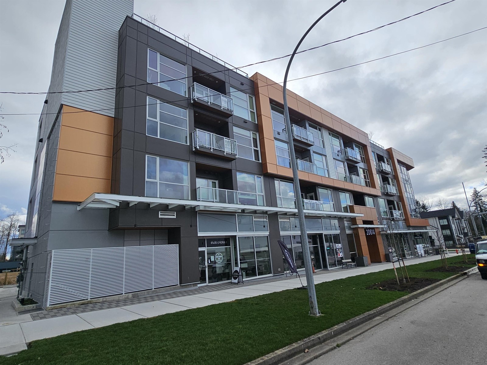 210 20614 80 Avenue, Langley, British Columbia  V2Y 3W7 - Photo 3 - C8070455