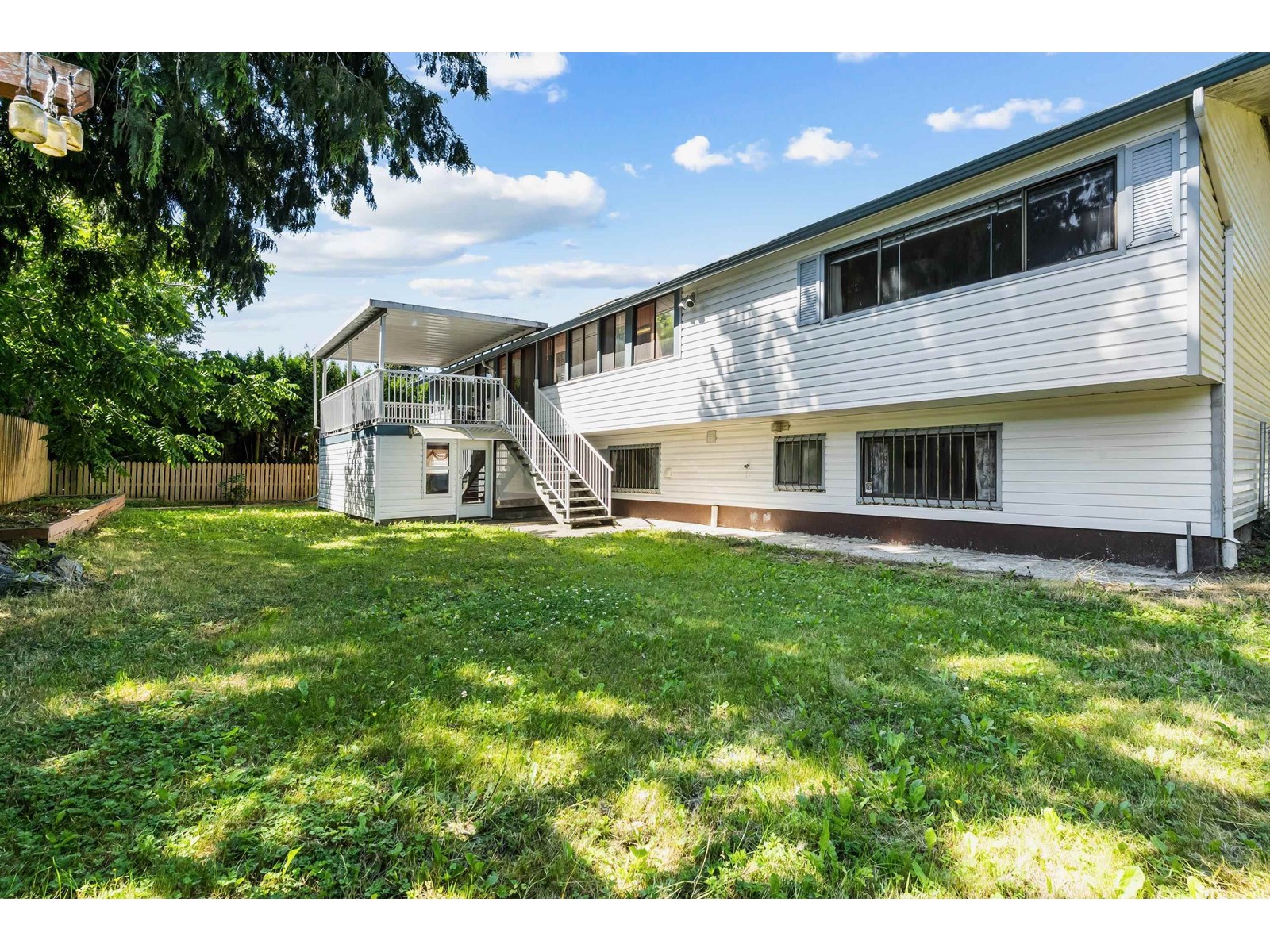 Property at 46323 MAGNOLIA AVENUE image 5