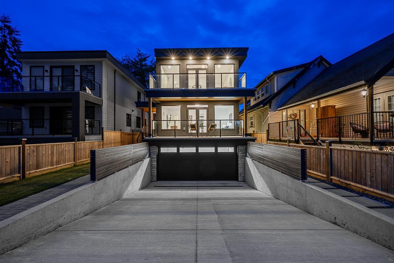 Property at 855 LEE STREET image 3