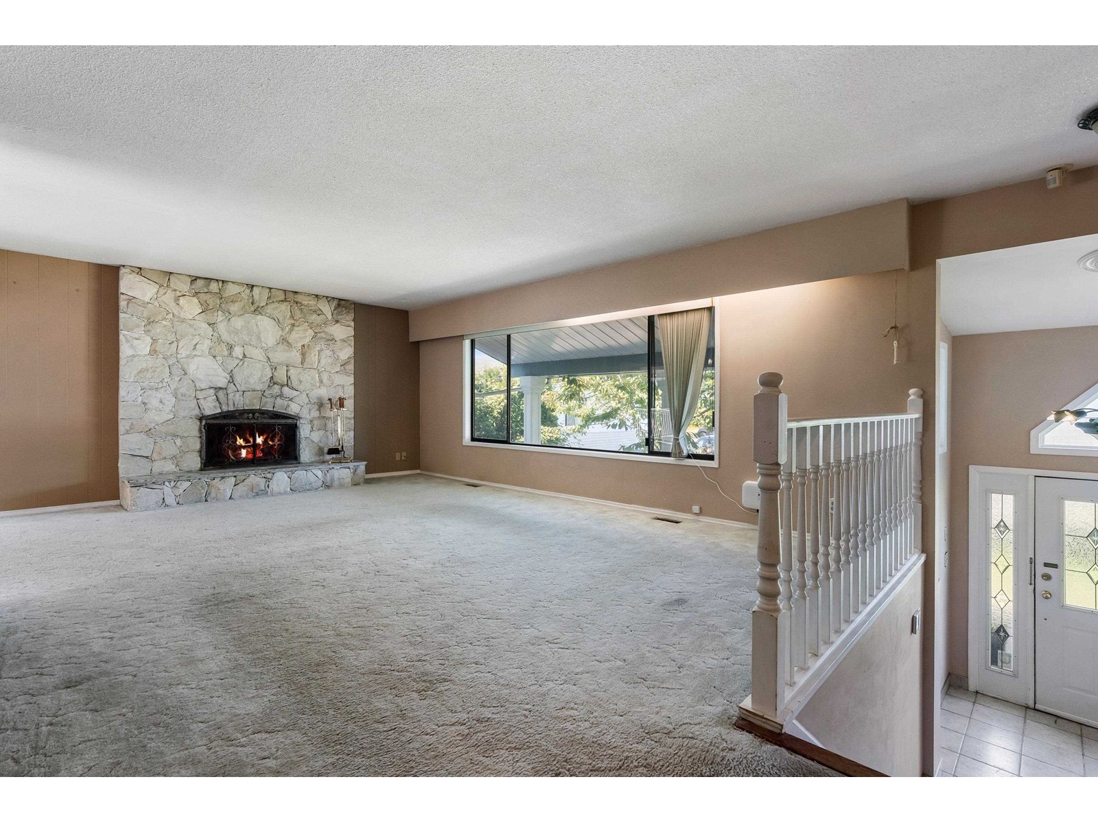 Property at 46323 MAGNOLIA AVENUE image 2