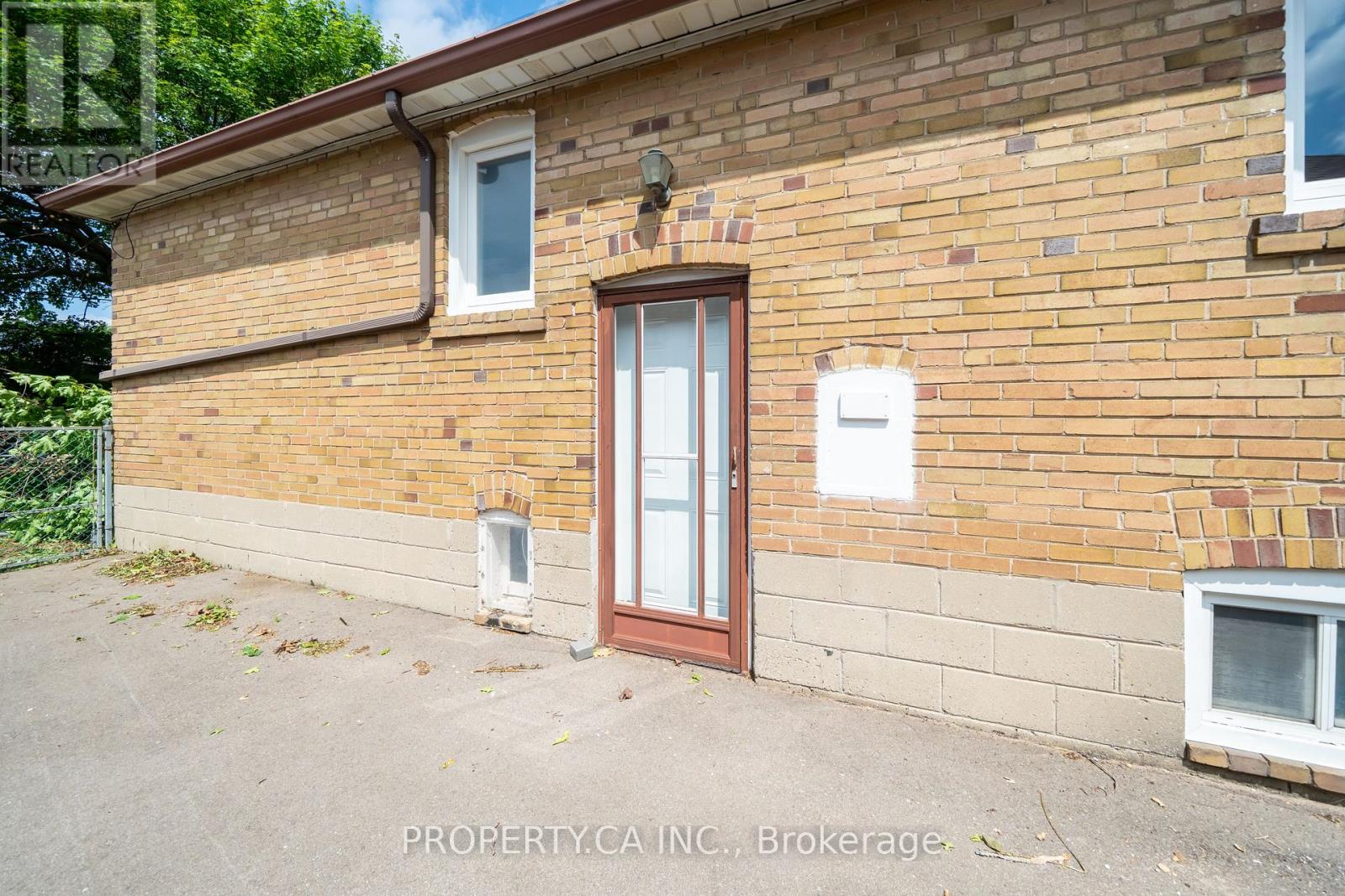 1592 Pharmacy Avenue, Toronto, Ontario  M1R 2K7 - Photo 15 - E12257171
