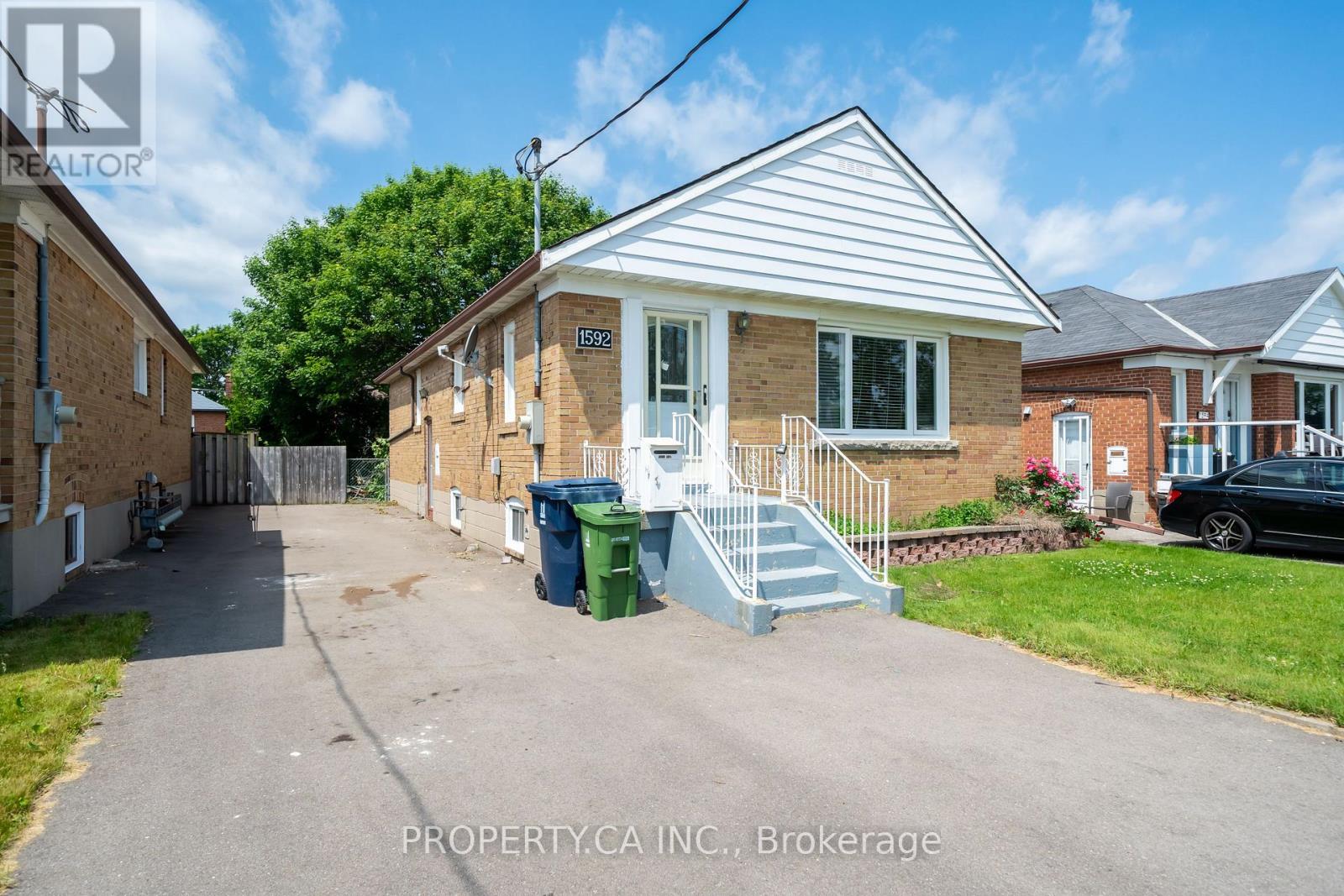 1592 Pharmacy Avenue, Toronto, Ontario  M1R 2K7 - Photo 19 - E12257171