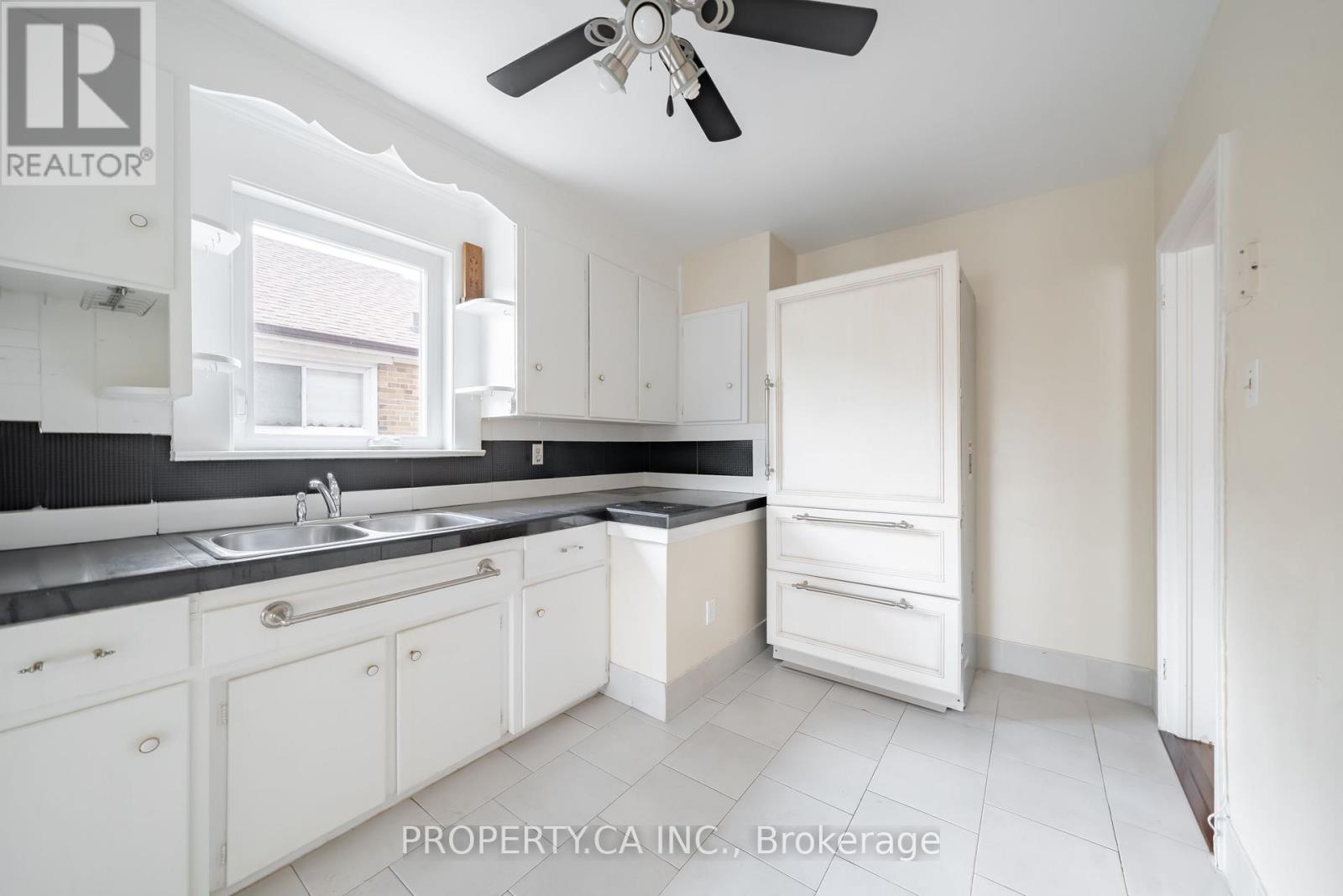 Property at 1592 PHARMACY AVENUE image 4