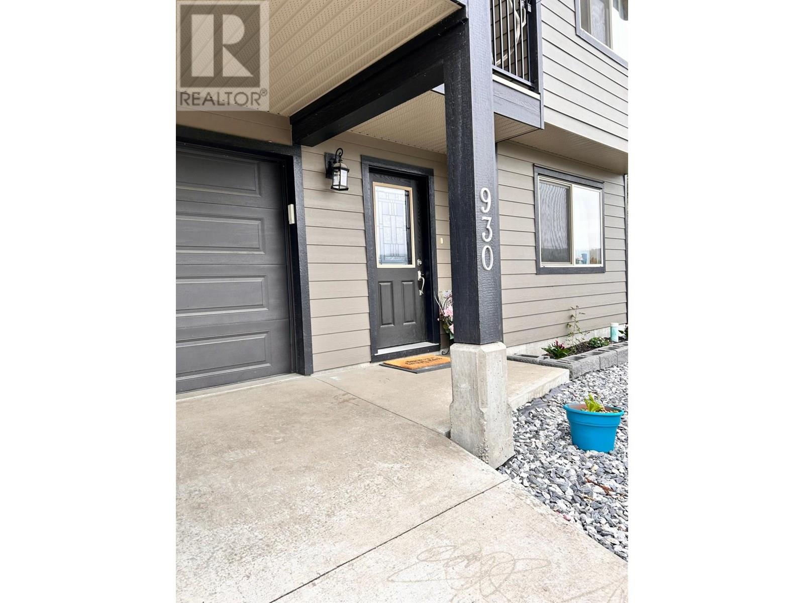Property at 930 REDSTONE Drive image 4