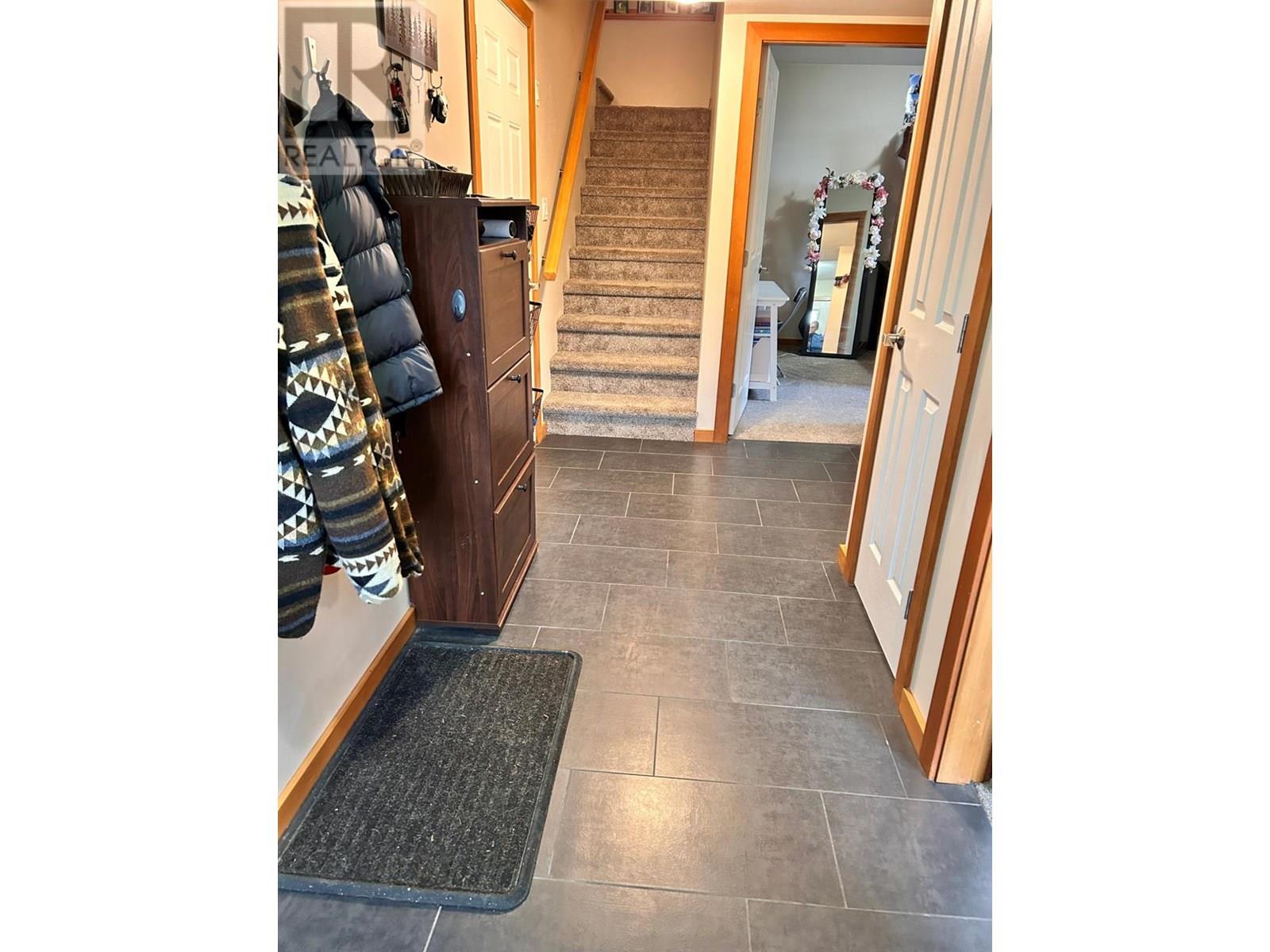 Property at 930 REDSTONE Drive image 5