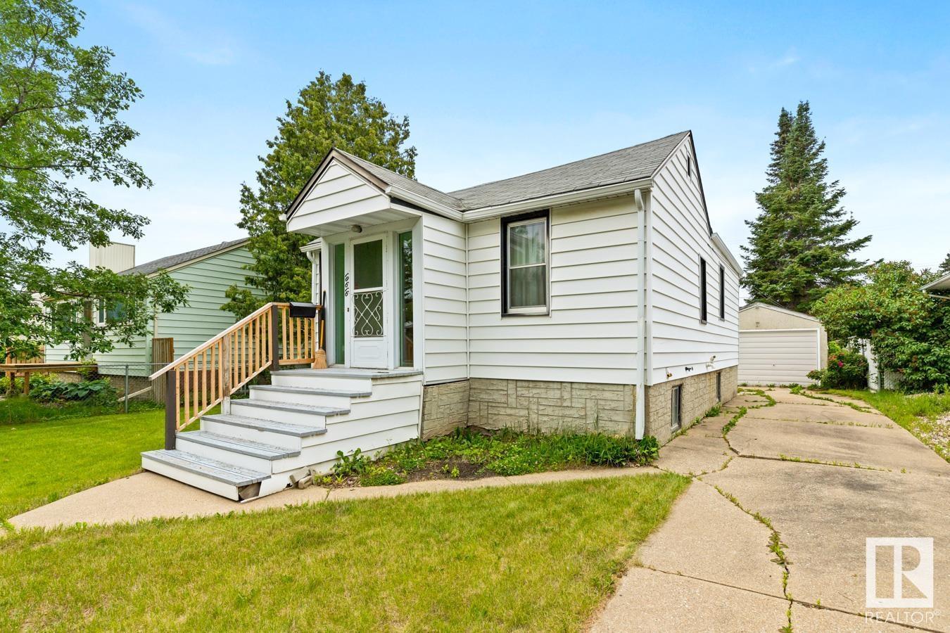 Property at 10616 150 ST NW image 3