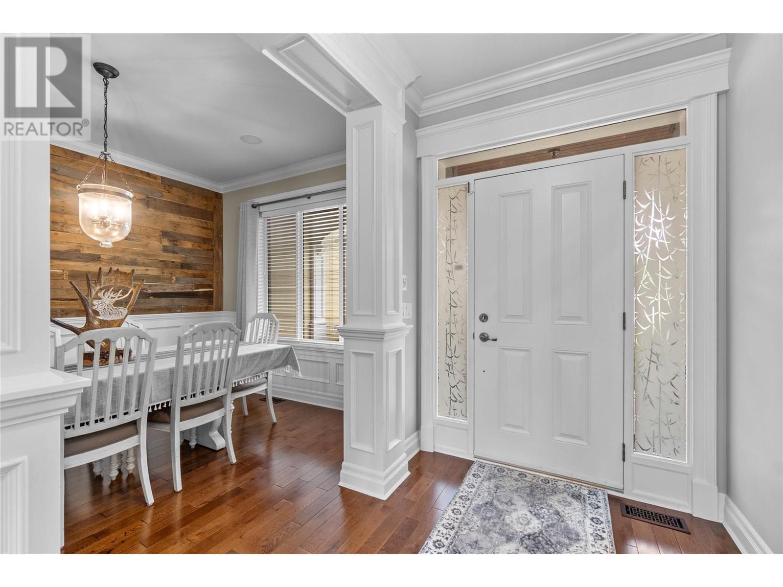 Property at 1581 24 Street NE image 3
