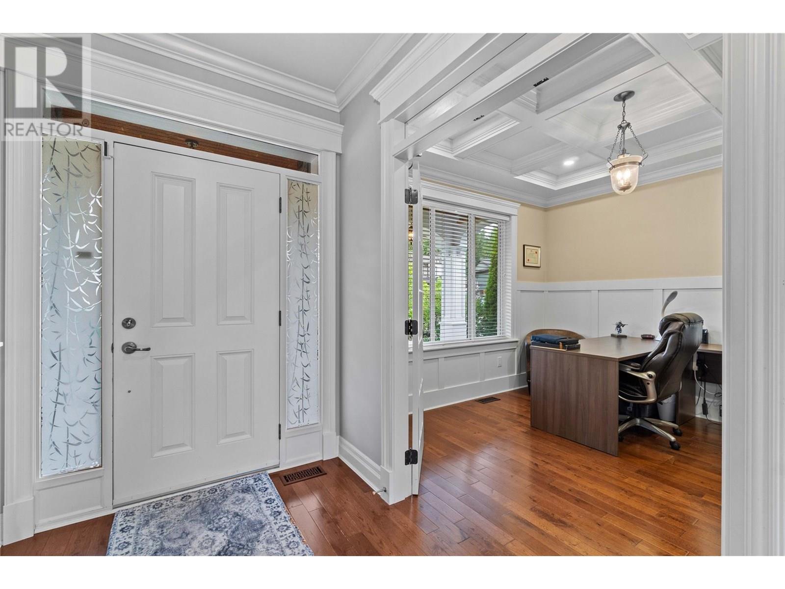 Property at 1581 24 Street NE image 5