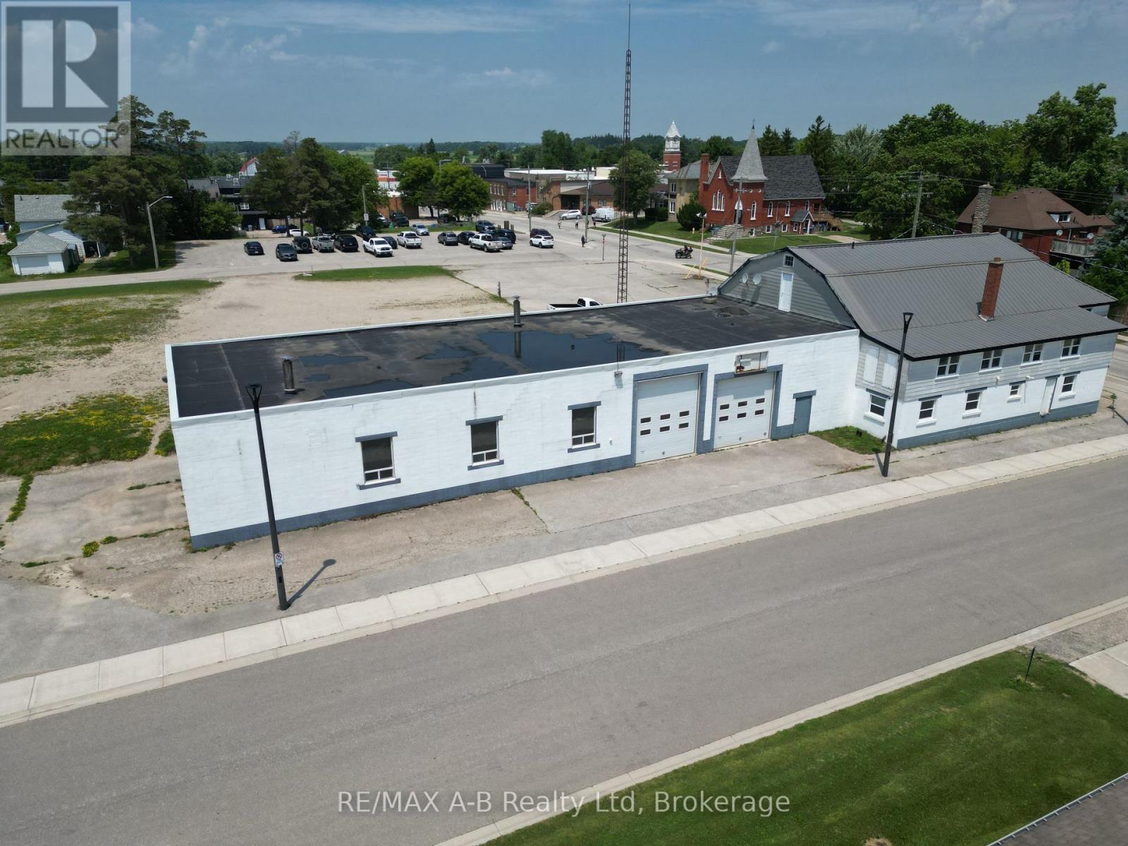 15 Mill Street E, Perth East, Ontario  N0K 1M0 - Photo 11 - X12257333