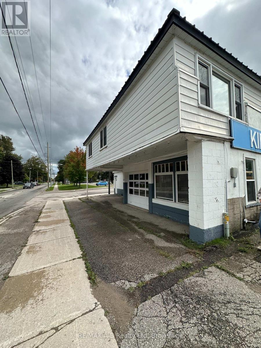 15 Mill Street E, Perth East, Ontario  N0K 1M0 - Photo 14 - X12257333