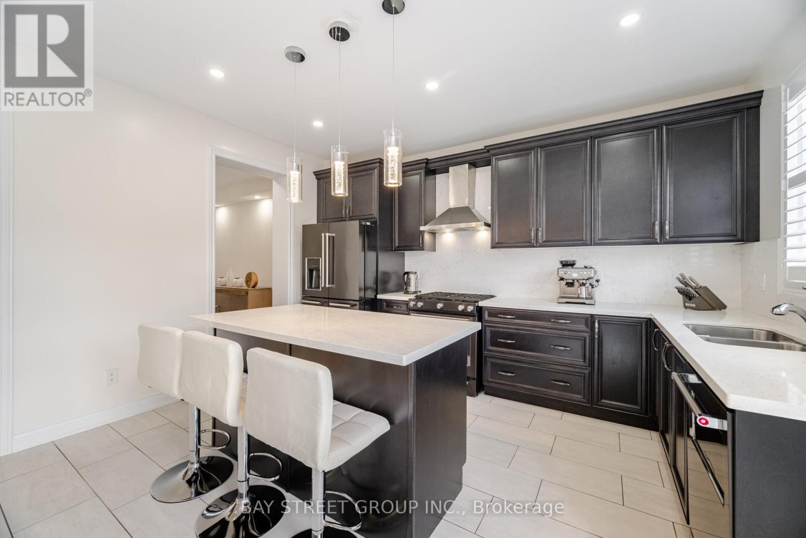 31 Prady Lane, New Tecumseth, Ontario  L0G 1W0 - Photo 9 - N12257139