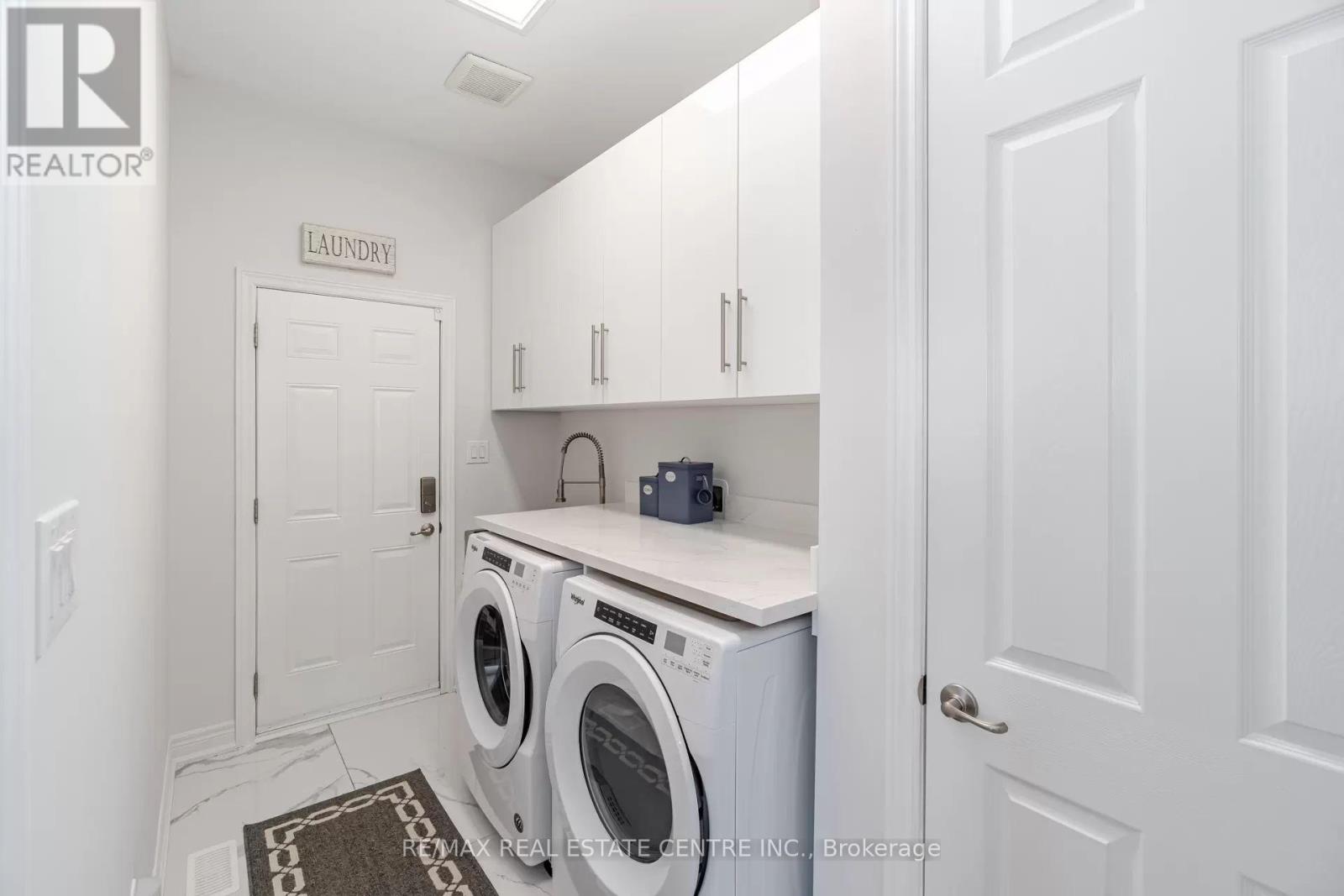 9 Calico Court, Halton Hills, Ontario  L7G 0M1 - Photo 14 - W12257195
