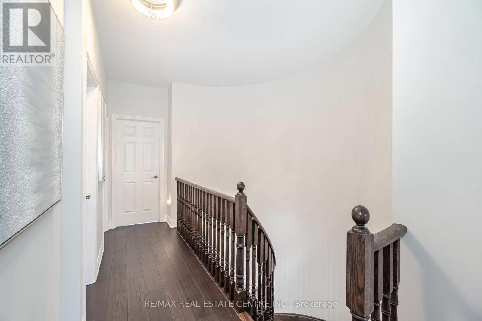 9 Calico Court, Halton Hills, Ontario  L7G 0M1 - Photo 16 - W12257195