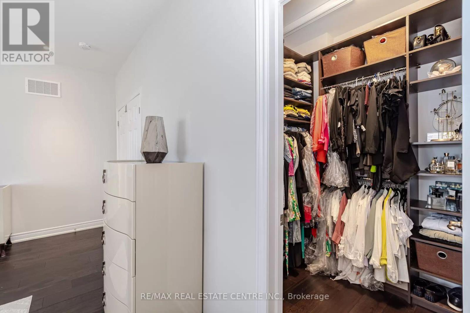 9 Calico Court, Halton Hills, Ontario  L7G 0M1 - Photo 21 - W12257195