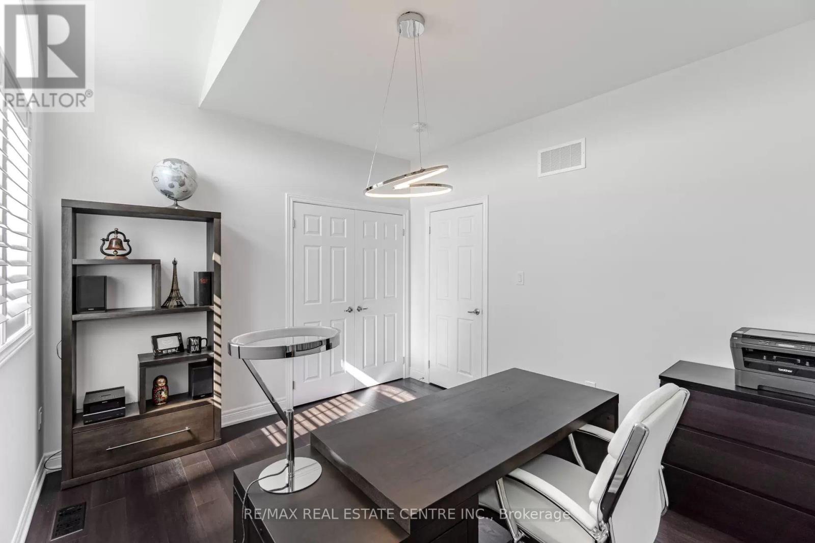 9 Calico Court, Halton Hills, Ontario  L7G 0M1 - Photo 30 - W12257195