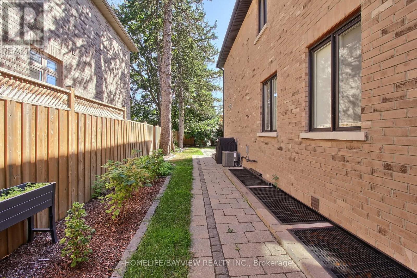 41 Transwell Avenue, Toronto, Ontario  M2R 2J9 - Photo 38 - C12257246