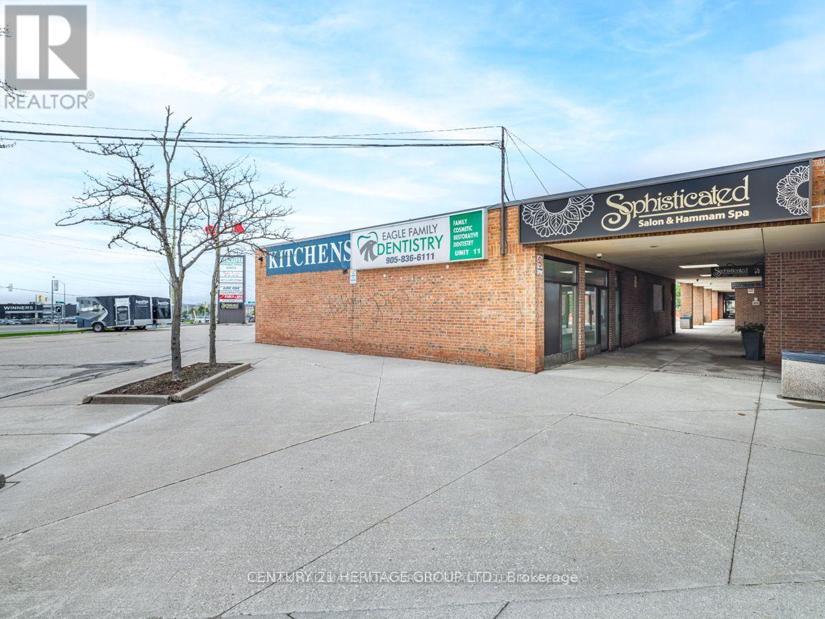 9 - 340 Eagle Street W, Newmarket, Ontario  L3Y 1K5 - Photo 4 - N12257346