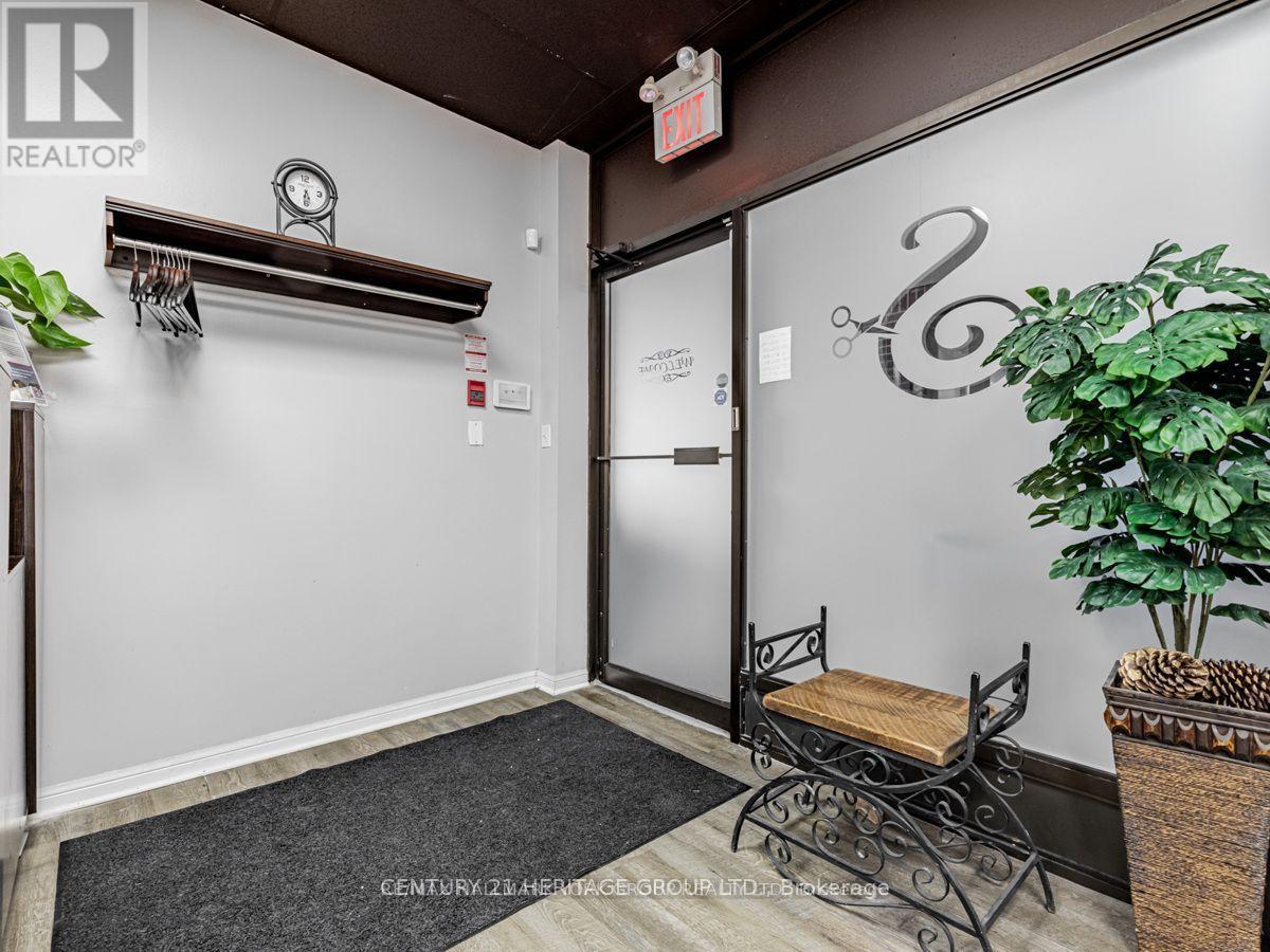9 - 340 Eagle Street W, Newmarket, Ontario  L3Y 1K5 - Photo 7 - N12257346