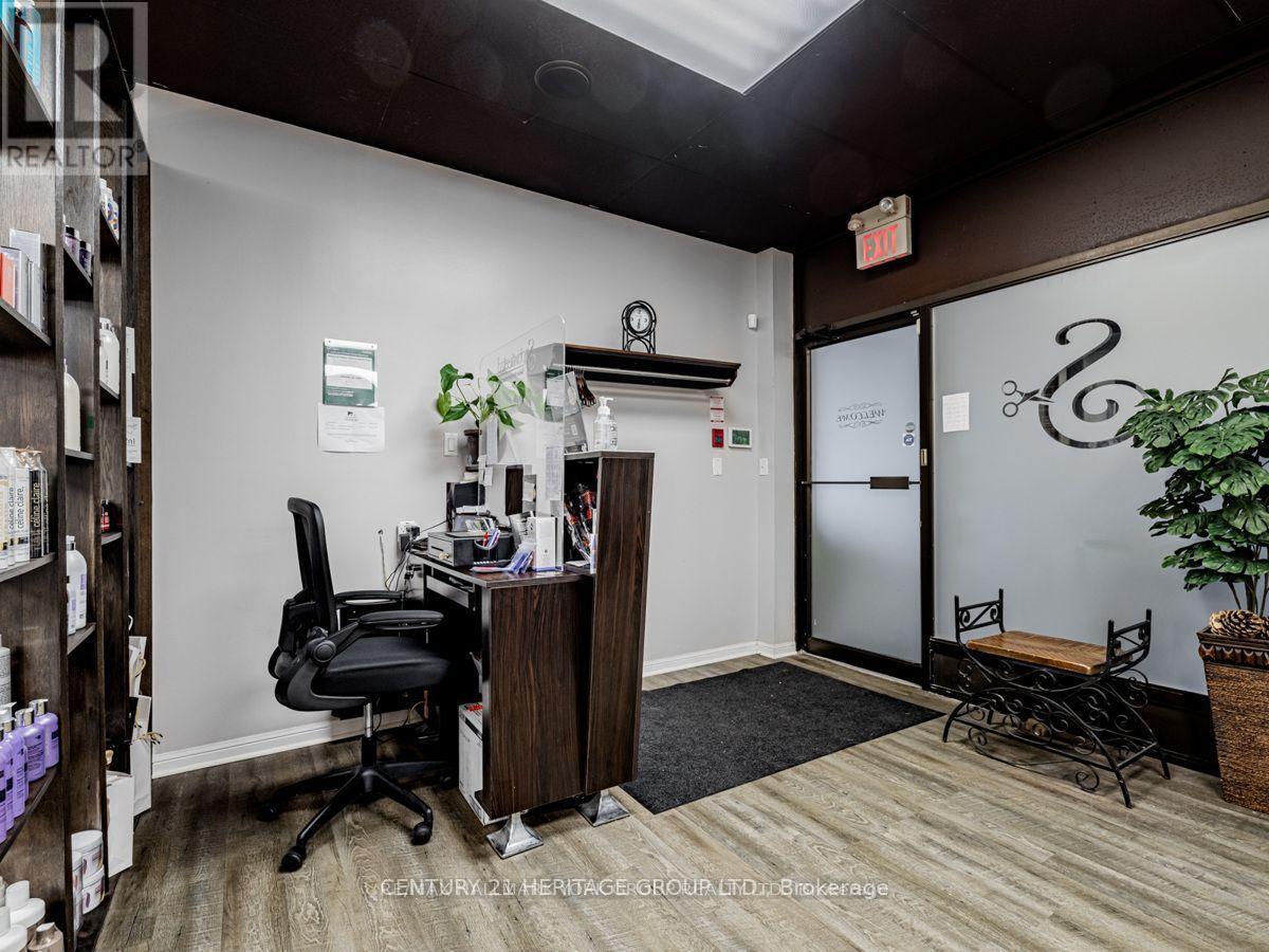 9 - 340 Eagle Street W, Newmarket, Ontario  L3Y 1K5 - Photo 8 - N12257346