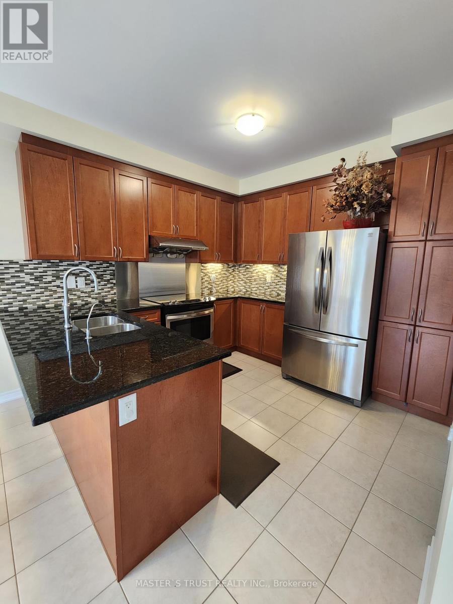 53 Kidd Street, Bradford West Gwillimbury, Ontario  L3Z 0V5 - Photo 10 - N12257361