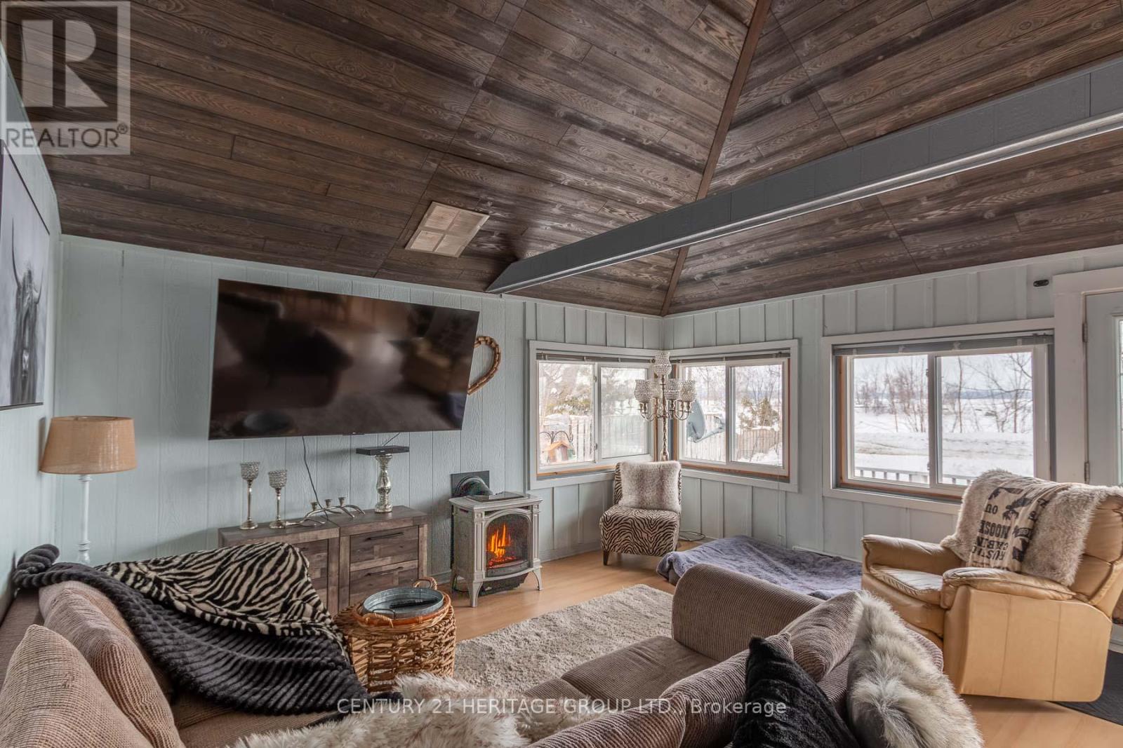1253 Ramara Road, Ramara, Ontario  L0K 1B0 - Photo 7 - S12257265