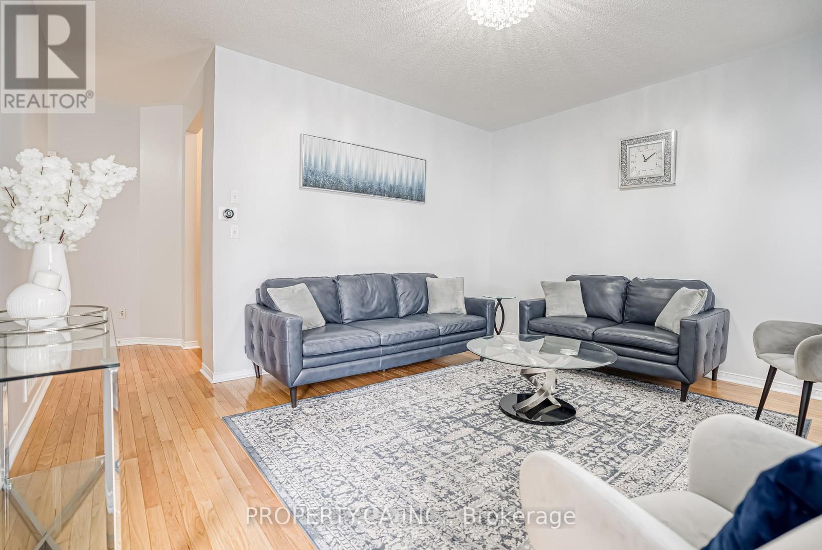 2 Horn Street, Whitchurch-Stouffville, Ontario  L4A 0X9 - Photo 11 - N12135083
