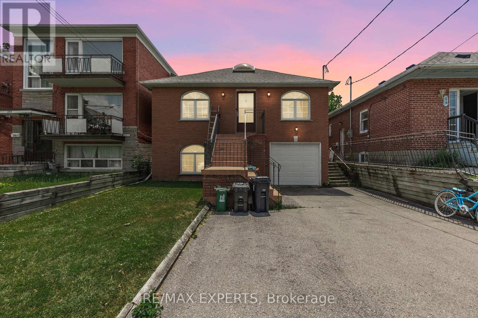 Property at 27 VENN CRESCENT image 1