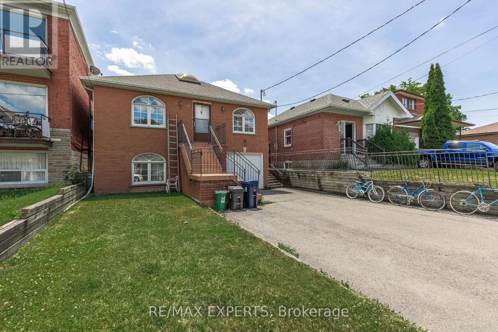 Property at 27 VENN CRESCENT image 3