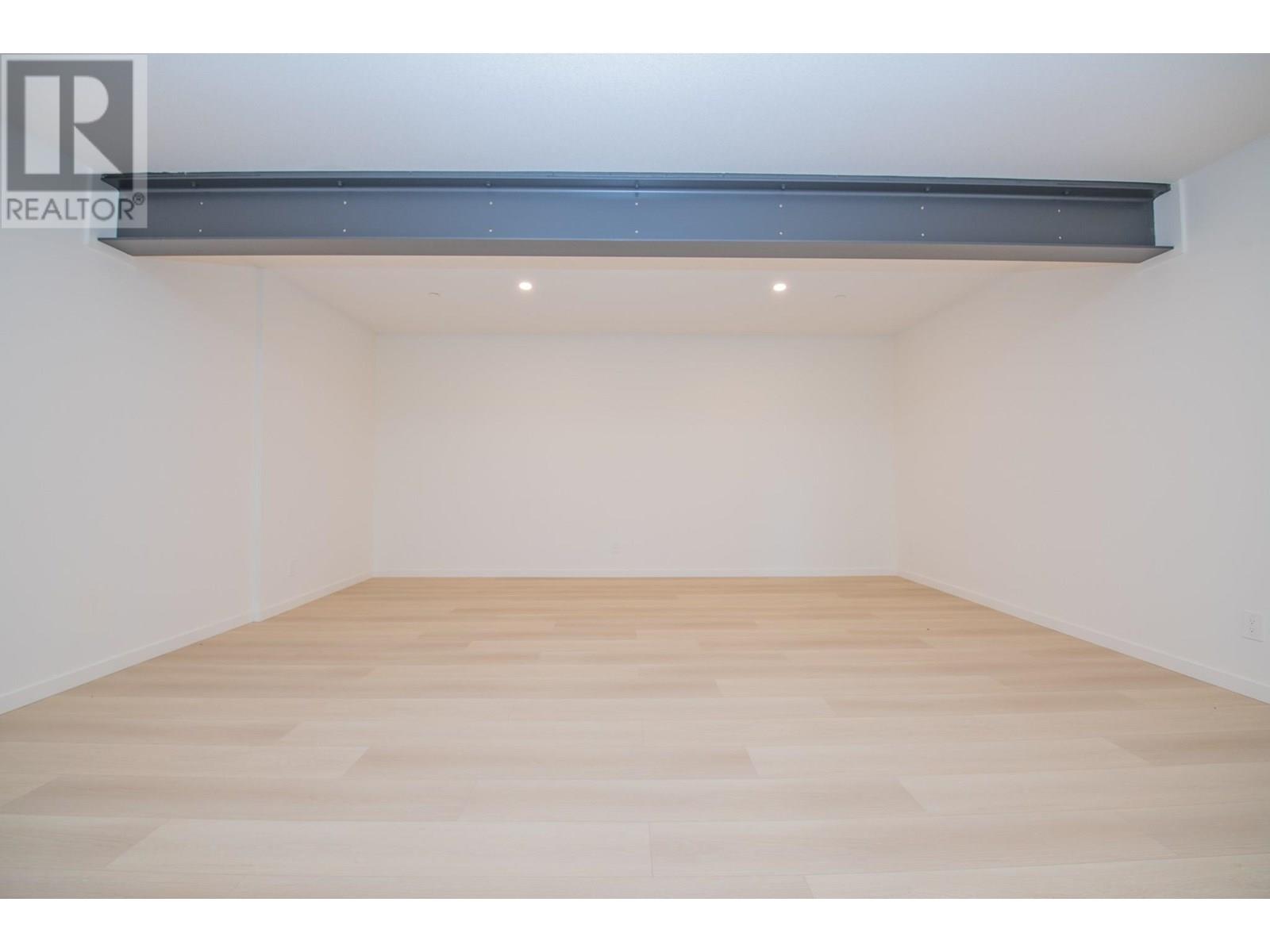 Property at 8820 Oxford Road image 4